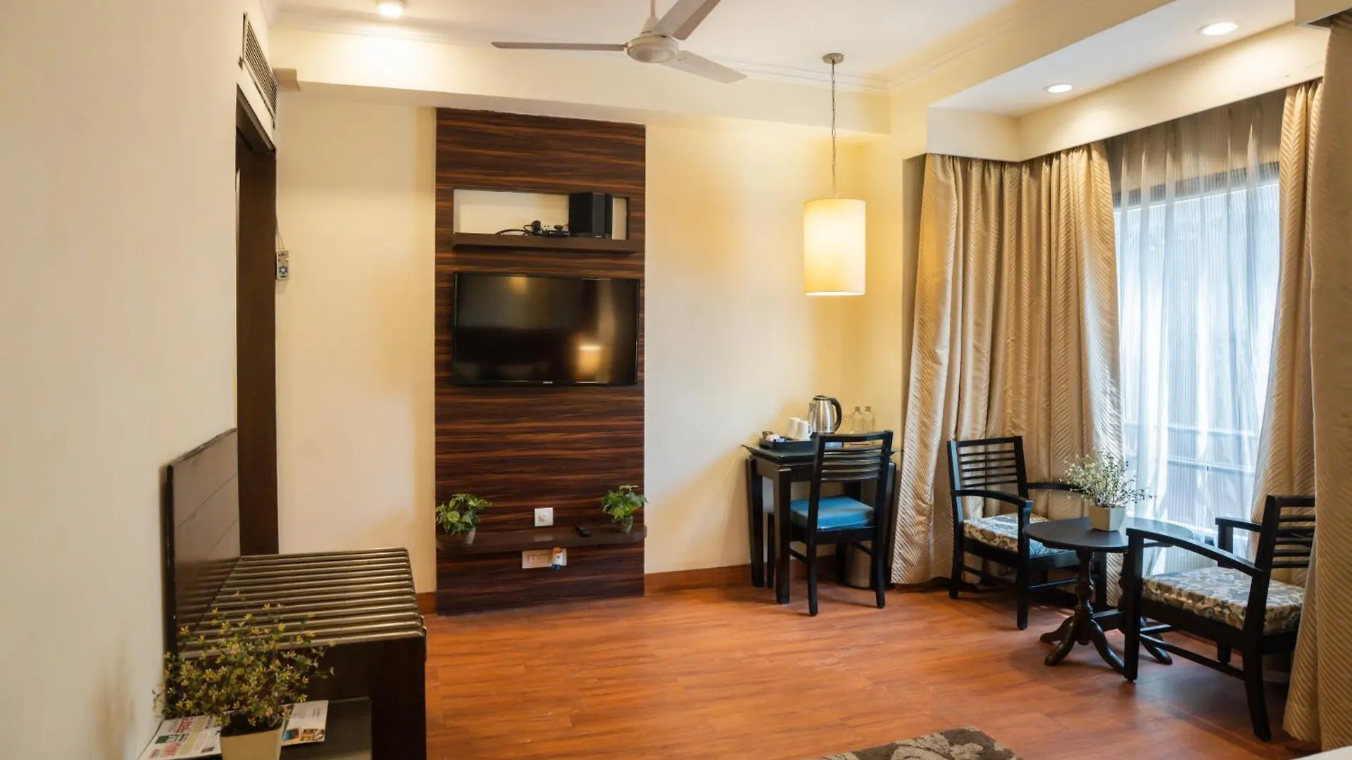 Ahuja Residency Cyber City II Gurgaon Indien