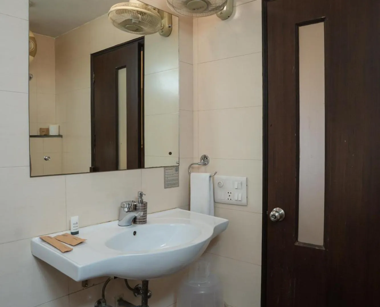 Ahuja Residency Cyber City II Gurgaon Gasthof
