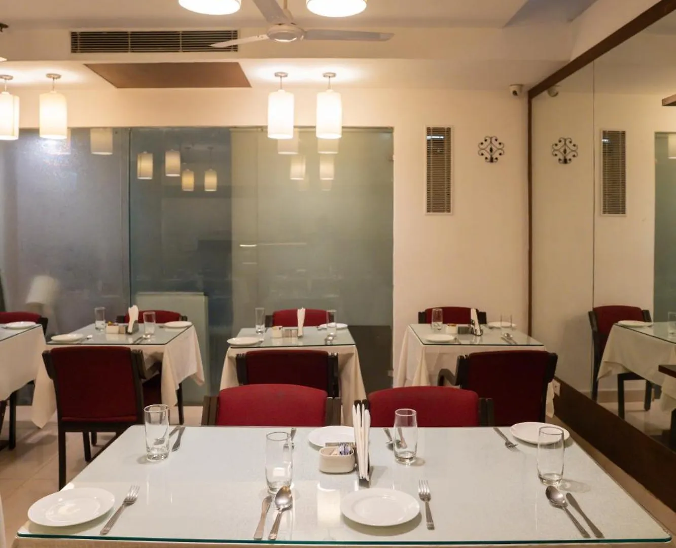Ahuja Residency Cyber City II Gurgaon 3*,