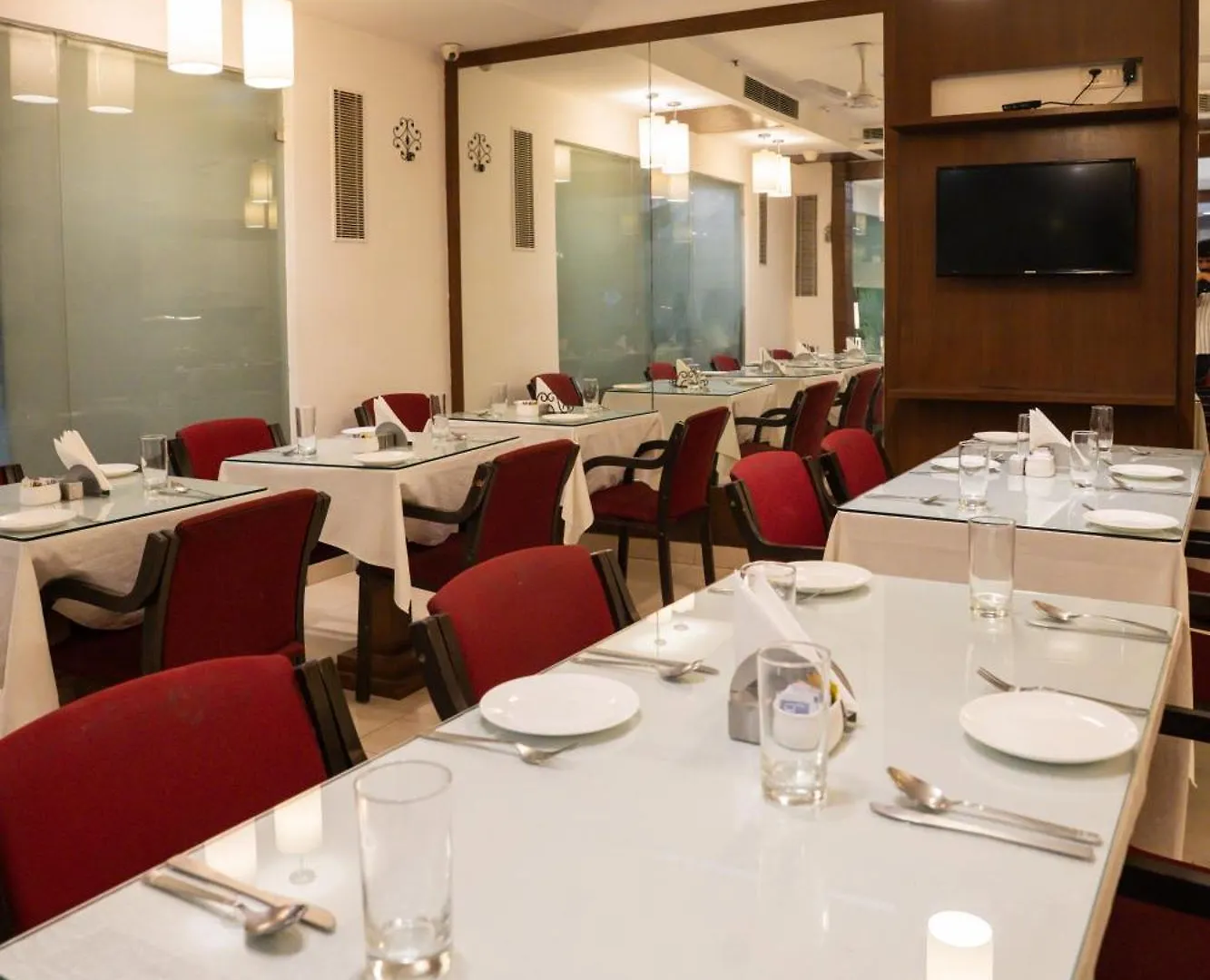 Gasthof Ahuja Residency Cyber City II Gurgaon