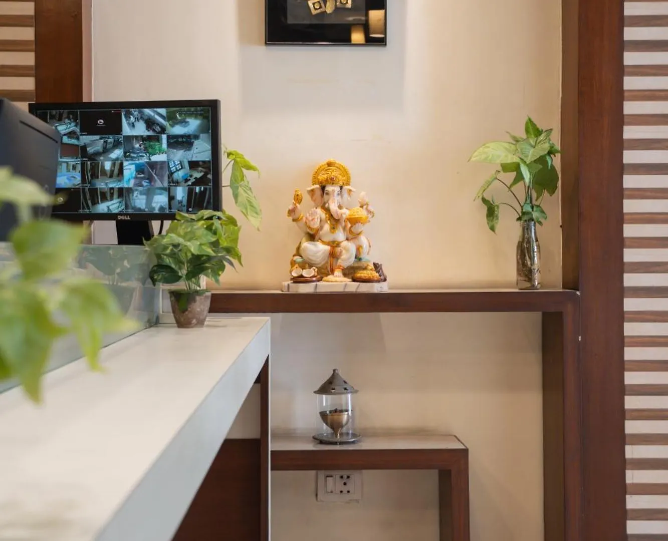 Gasthof Ahuja Residency Cyber City II Gurgaon