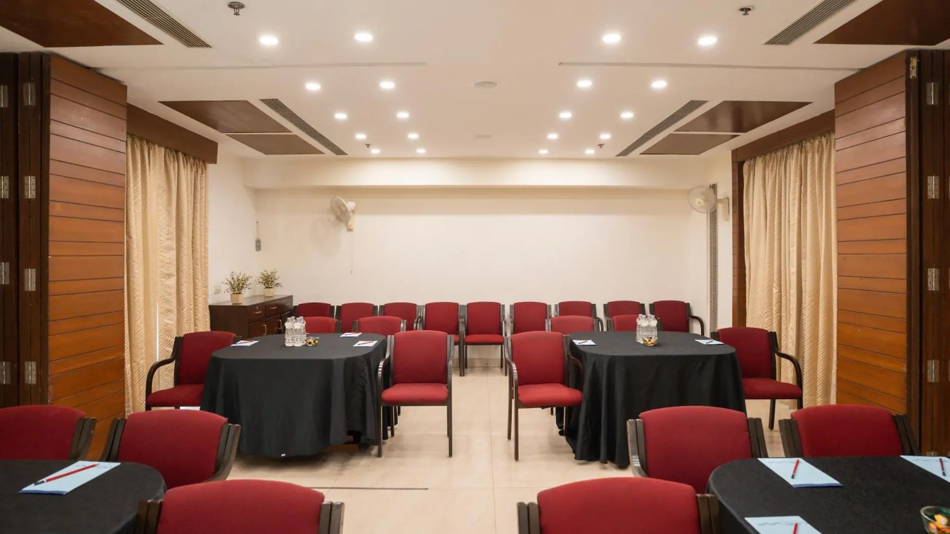 *** Gasthof Ahuja Residency Cyber City II Gurgaon Indien