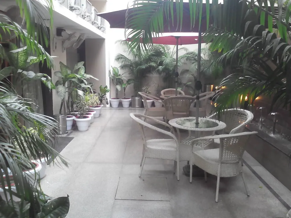 Ahuja Residency Cyber City II Gurgaon Indien